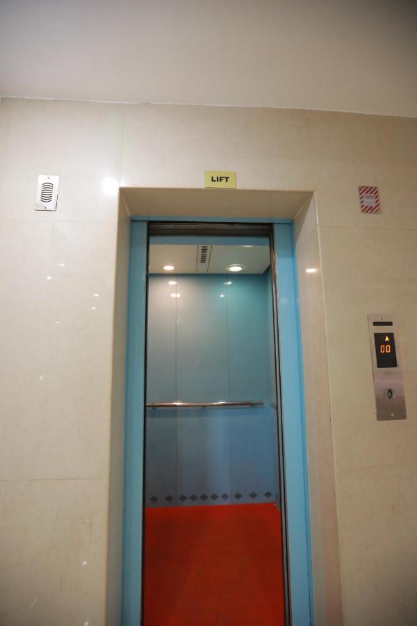 Hotel Peninsula Thrissur Екстериор снимка